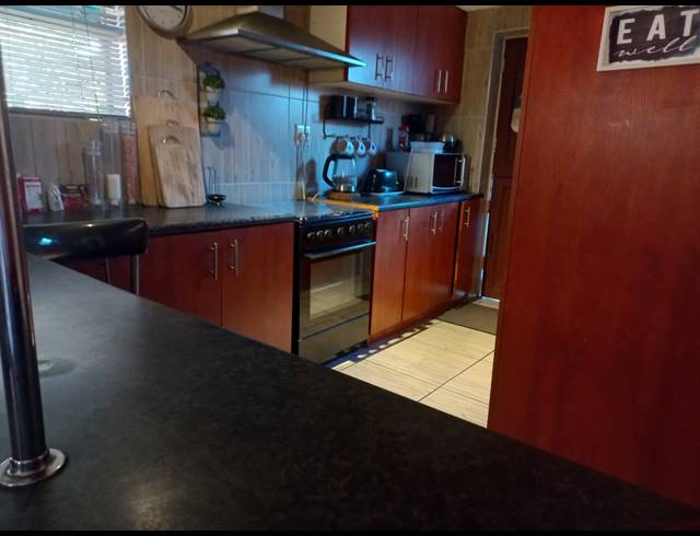 4 BEDROOM HOUSE FOR SALE IN PORTLANDS